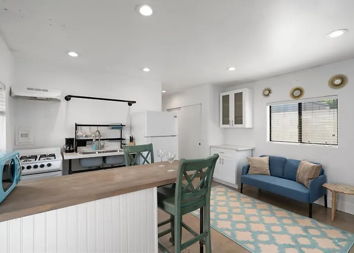 Pet Friendly Close To Asu Private Yard Apartment *